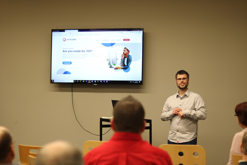 Phil Busch presenting at the meetup.